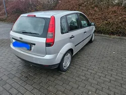 Grau Gebraucht 2004 Ford Fiesta Kleinwagen | 250 € (Superpreis)
