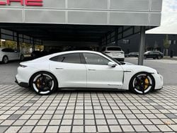 Weiß Gebraucht 2021 Porsche Taycan Turbo S Limousine | 86.000 € (Superpreis)