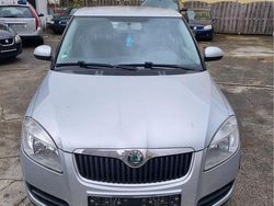 Grau Gebraucht 2007 Skoda Fabia Kleinwagen | 2.000 € (Fairer Preis)