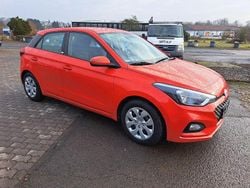 Rot Gebraucht 2020 Hyundai i20 Select Limousine | 9.790 € (Guter Preis)