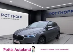 Grau Gebraucht 2024 Skoda Fabia Selection Limousine | 21.221 € (Fairer Preis)