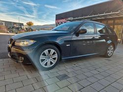 Schwarz Gebraucht 2011 BMW 318 Sport Line Kombi | 4.480 € (Superpreis)