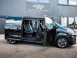 Schwarz Gebraucht 2023 Opel Zafira Life Elegance Van | 38.800 € (Guter Preis)