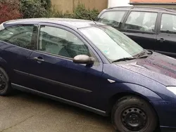 Blau Gebraucht 2000 Ford Focus Kleinwagen | 2.500 € (Teuer)