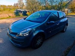 Blau Gebraucht 2006 Renault Clio III Kleinwagen | 800 € (Guter Preis)