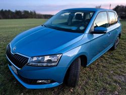 Blau Gebraucht 2018 Skoda Fabia Limousine | 12.000 € (Fairer Preis)