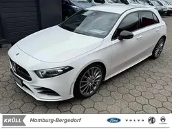Weiß Gebraucht 2021 Mercedes A200 AMG line Limousine | 25.998 € (Fairer Preis)