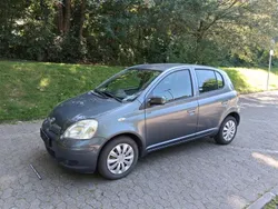 Blau Gebraucht 2005 Toyota Yaris Edition Limousine | 2.500 € (Etwas zu teuer)