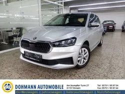 Silber Gebraucht 2022 Skoda Fabia Ambition Limousine | 20.495 € (Fairer Preis)