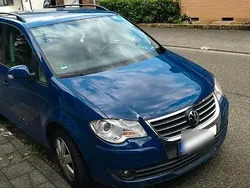 Grau Gebraucht 2007 VW Touran Van / Kleinbus | 3.900 €