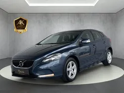 Blau metallic Gebraucht 2016 Volvo V40 Momentum Kombi | 7.480 € (Guter Preis)