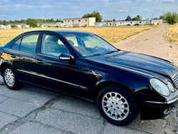 Schwarz Gebraucht 2003 Mercedes E240 Limousine | 8.990 € (Teuer)