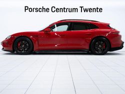 Rot Gebraucht 2025 Porsche Taycan GTS Sport Turismo Limousine | 142.900 €