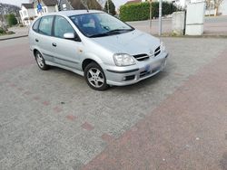 Silber Gebraucht 2004 Nissan Almera Tino Van / Kleinbus | 1.500 € (Guter Preis)