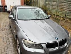 Blau Gebraucht 2009 BMW 320 Limousine | 3.000 € (Superpreis)