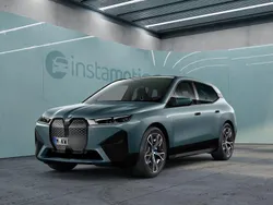 Blau Gebraucht 2023 BMW iX SUV | 71.449 € (Etwas zu teuer)