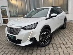 Perlmutt weiß perleffekt Gebraucht 2021 Peugeot e-2008 Allure SUV | 16.980 € (Guter Preis)