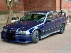 Blau Gebraucht 1995 BMW 316 Basis Limousine | 1.990 €