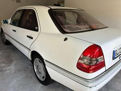 Weiß Gebraucht 1995 Mercedes C200 Elegance Limousine | 7.100 €