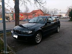 Schwarz Gebraucht 2004 BMW 318 Limousine | 2.000 €