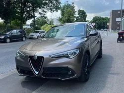 Grau Gebraucht 2018 Alfa Romeo Stelvio Executive SUV | 16.999 € (Superpreis)