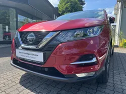 Rot Gebraucht 2021 Nissan Qashqai Zama SUV | 18.990 € (Fairer Preis)