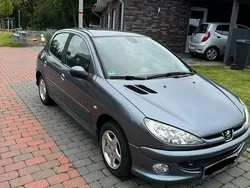 Grau Gebraucht 2007 Peugeot 206 Limousine | 2.000 €