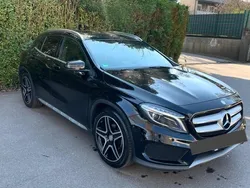 Schwarz Gebraucht 2015 Mercedes GLA180 AMG line SUV | 17.500 € (Fairer Preis)