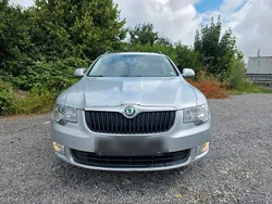 Silber Gebraucht 2010 Skoda Superb Kombi | 3.900 € (Fairer Preis)