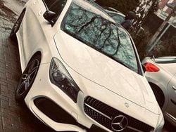 Weiß Gebraucht 2016 Mercedes CLA200 Limousine | 18.500 €