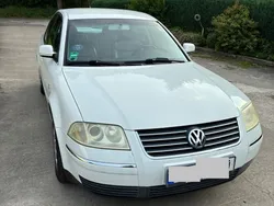 Weiß Gebraucht 2002 VW Passat Highline Limousine | 2.299 € (Fairer Preis)