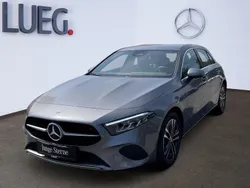 Grau Gebraucht 2024 Mercedes A180 Advanced Limousine | 28.620 € (Fairer Preis)