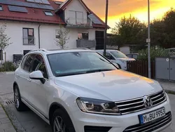 Weiß Gebraucht 2015 VW Touareg R-line SUV | 17.900 € (Teuer)
