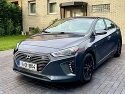 Grau Gebraucht 2018 Hyundai Ioniq Style Limousine | 13.999 € (Etwas zu teuer)