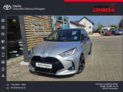 Shimmering silver metallic / d Gebraucht 2024 Toyota Yaris Hybrid Edition Kleinwagen | 28.990 € (Etwas zu teuer)