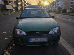 Grün Gebraucht 2000 Ford Fiesta Kleinwagen | 500 € (Guter Preis)
