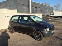 Schwarz Gebraucht 2002 Renault Twingo Kleinwagen | 999 €