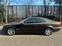 Schwarz Gebraucht 2001 Mercedes CLK200 Elegance Coupé | 1.750 €