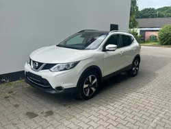 Weiß Gebraucht 2017 Nissan Qashqai N-Connecta SUV | 13.600 € (Fairer Preis)