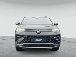 Delfingrau metallic Gebraucht 2025 VW Tayron R-line SUV | 54.950 € (Superpreis)