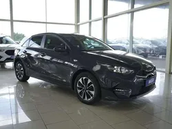 Yuka stahlgrau Neu 2025 Kia Ceed Limousine | 21.910 € (Guter Preis)