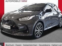 Grau Gebraucht 2025 Toyota Yaris Hybrid Sport Limousine | 29.279 € (Guter Preis)