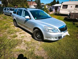 Grau Gebraucht 2012 Skoda Octavia Kombi | 4.000 € (Guter Preis)