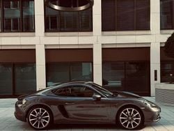 Grau Gebraucht 2018 Porsche Cayman Coupé | 57.999 € (Teuer)