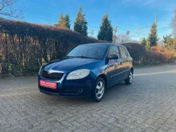 Blau Gebraucht 2009 Skoda Fabia Classic Kleinwagen | 2.999 € (Fairer Preis)