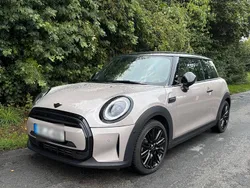 Grau Gebraucht 2023 Mini Cooper Kleinwagen | 22.000 € (Fairer Preis)