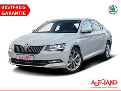 Weiß Gebraucht 2017 Skoda Superb Limousine | 18.990 € (Fairer Preis)
