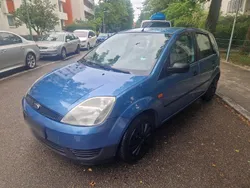 Blau Gebraucht 2002 Ford Fiesta Kleinwagen | 700 € (Fairer Preis)