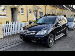 Blau Gebraucht 2007 Mercedes ML320 SUV | 9.000 € (Etwas zu teuer)