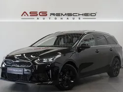 Grau Gebraucht 2021 Kia Ceed Kombi | 25.800 € (Teuer)